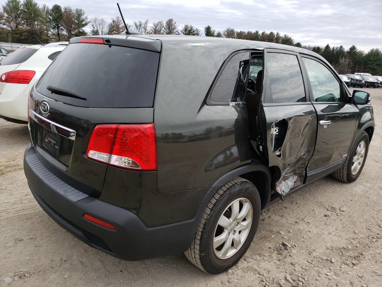 Photo 4 from auction – 2013 KIA SORENTO LX with VIN 5XYKTCA63DG321826