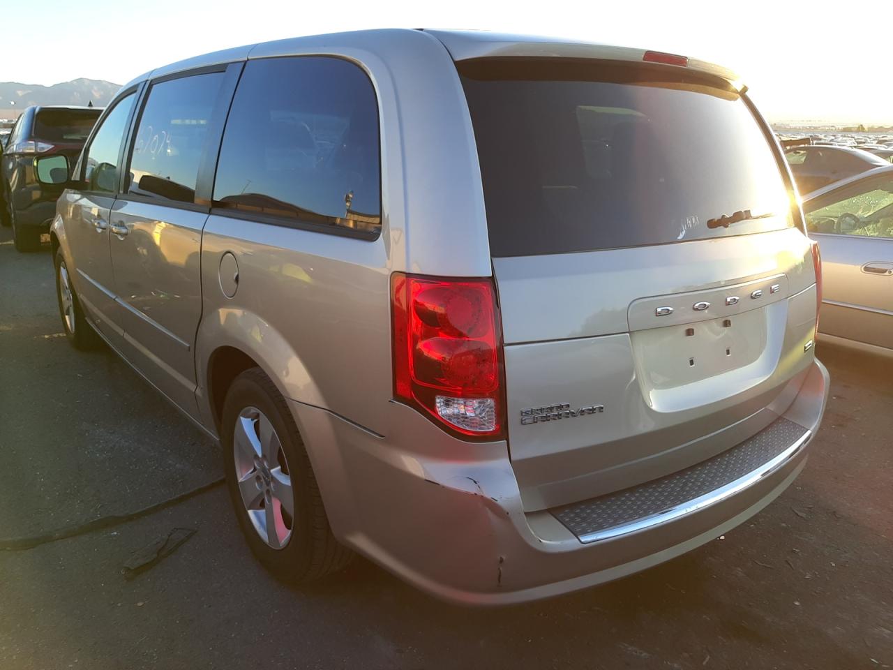 Photo 3 from auction – 2013 DODGE GRAND CARA with VIN 2C4RDGBG4DR762192