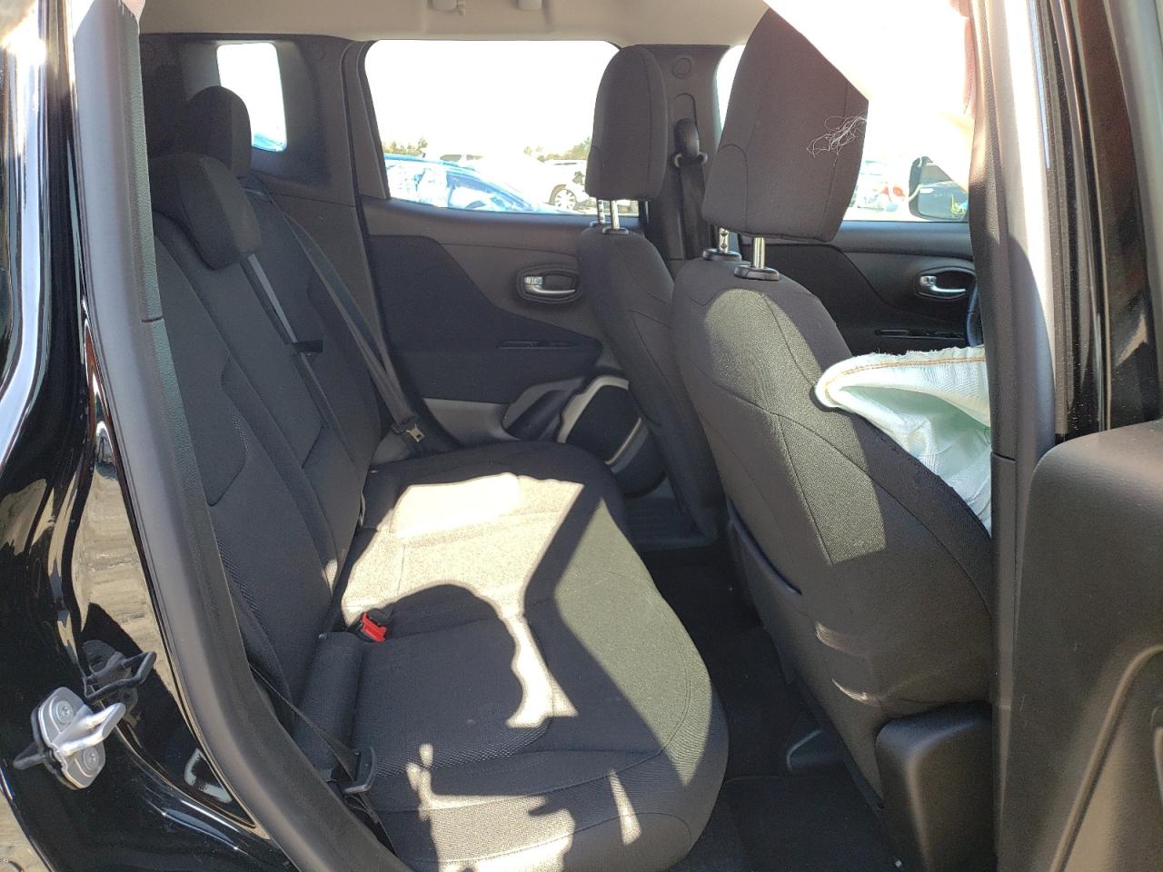 Photo 6 from auction – 2017 JEEP RENEGADE L with VIN ZACCJBBBXHPF97877