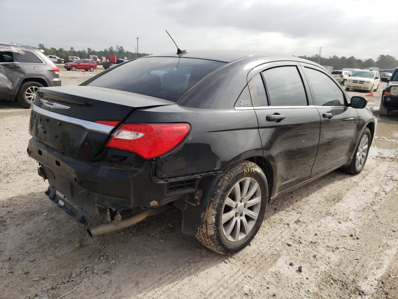 Photo 4 from auction – 2013 CHRYSLER 200 TOURIN with VIN 1C3CCBBB8DN699857