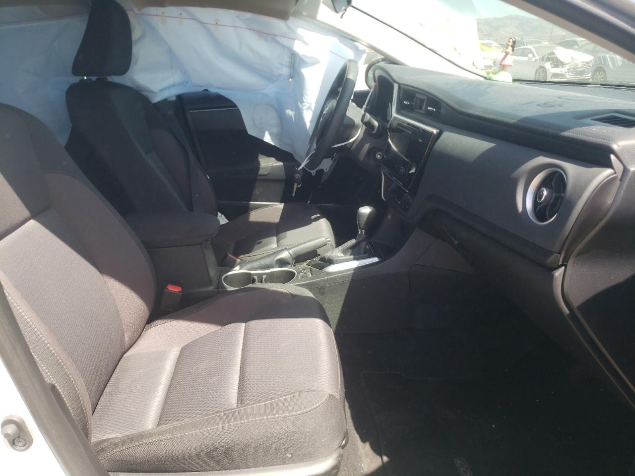 Photo 5 from auction – 2017 TOYOTA COROLLA L with VIN 5YFBURHE7HP660331