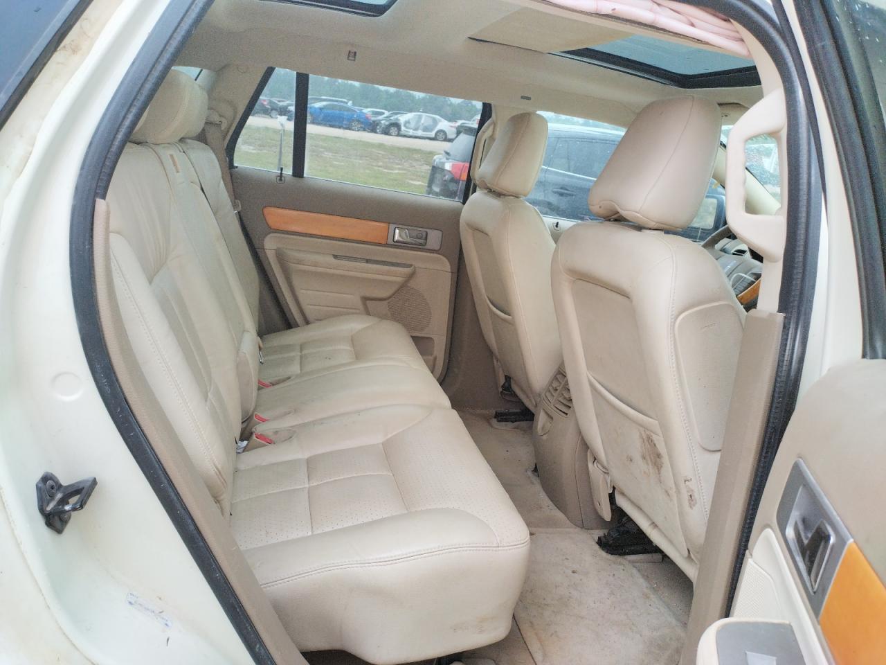 Photo 6 from auction – 2007 LINCOLN MKX with VIN 2LMDU68C67BJ26878