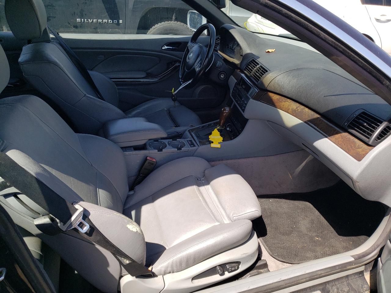 Photo 5 from auction – 2004 BMW 325 CI with VIN WBABW33454PL25230