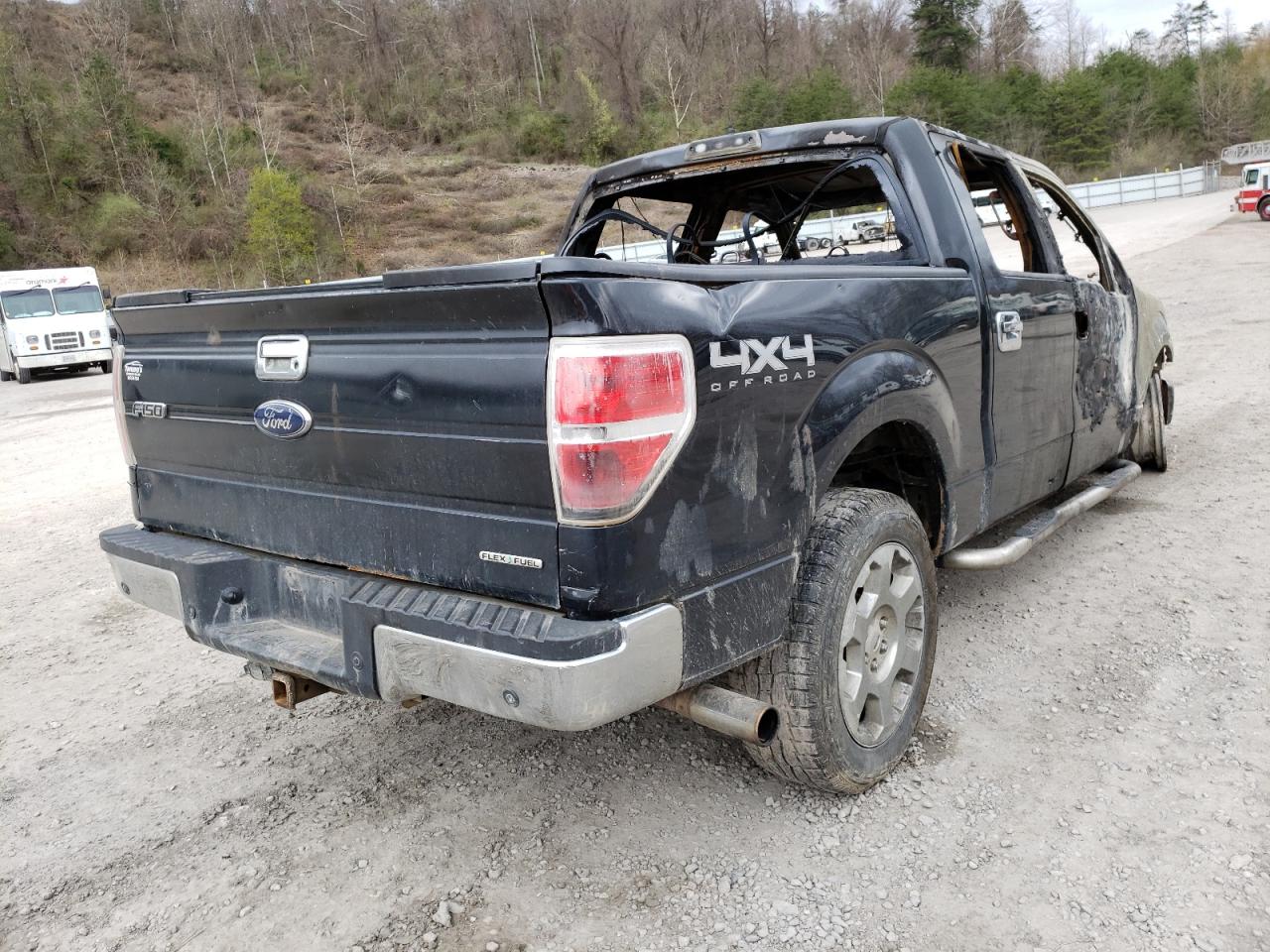 Photo 4 from auction – 2002 FORD F150 with VIN 1FTRF18WX2NB47890