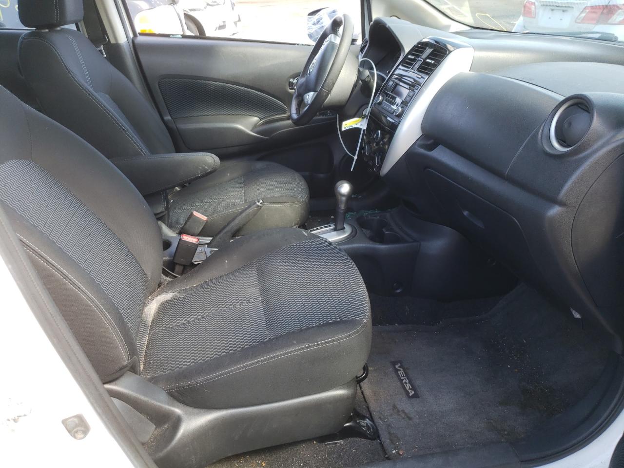 Photo 5 from auction – 2015 NISSAN VERSA NOTE with VIN 3N1CE2CPXFL359504
