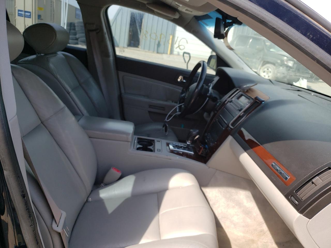 Foto 5 de la subasta – 2005 CADILLAC STS con VIN 1G6DW677350218501