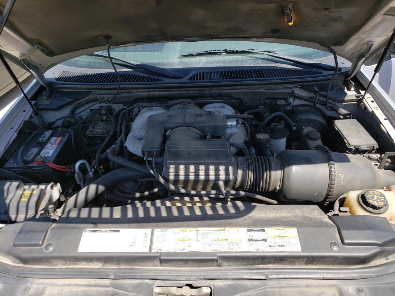 Photo 7 from auction – 2000 LINCOLN NAVIGATOR with VIN 5LMFU28A9YLJ25119