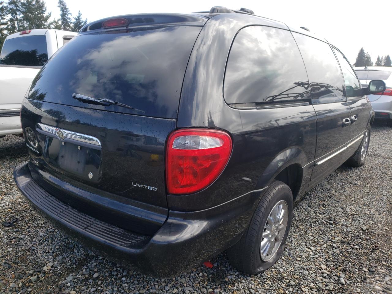 Photo 4 from auction – 2003 CHRYSLER TOWN & COU with VIN 2C8GP64L83R185926
