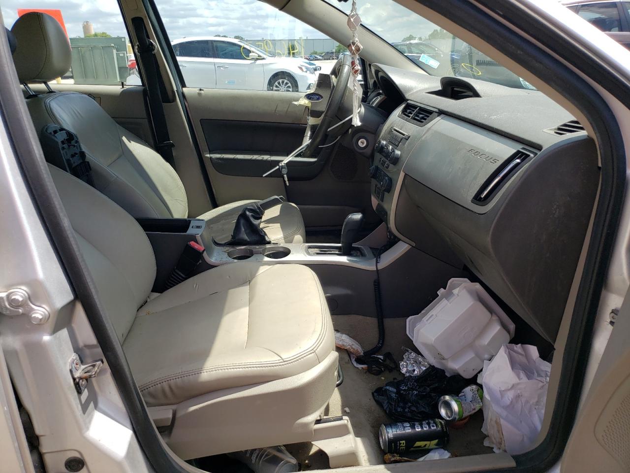Photo 5 from auction – 2011 FORD FOCUS SEL with VIN 1FAHP3HNXBW166547