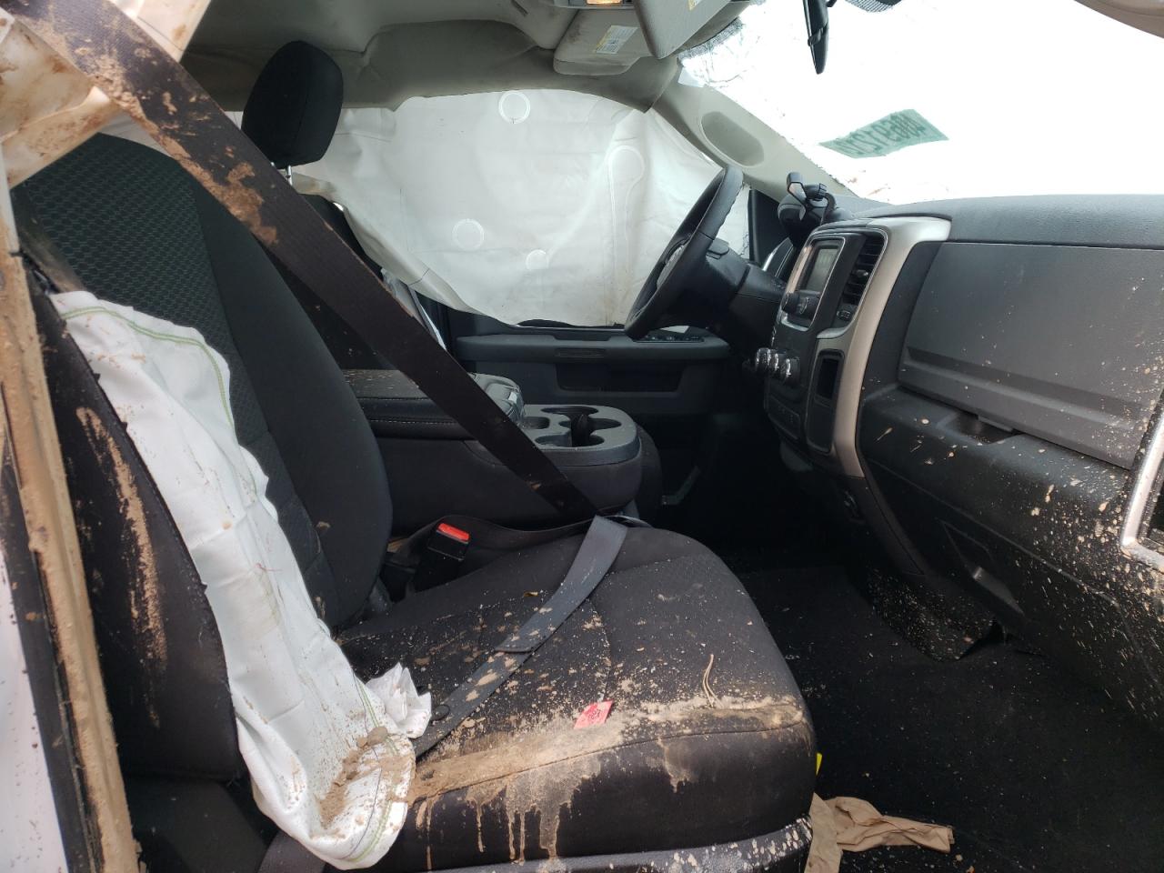 Photo 5 from auction – 2019 RAM 1500 CLASS with VIN 1C6RR7GG2KS688641