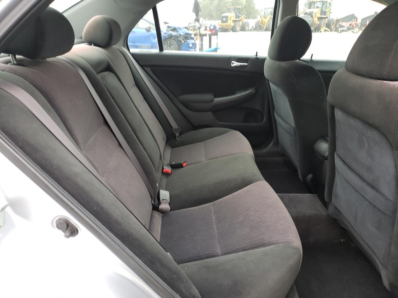 Photo 6 from auction – 2005 HONDA ACCORD LX with VIN 1HGCM564X5A080354