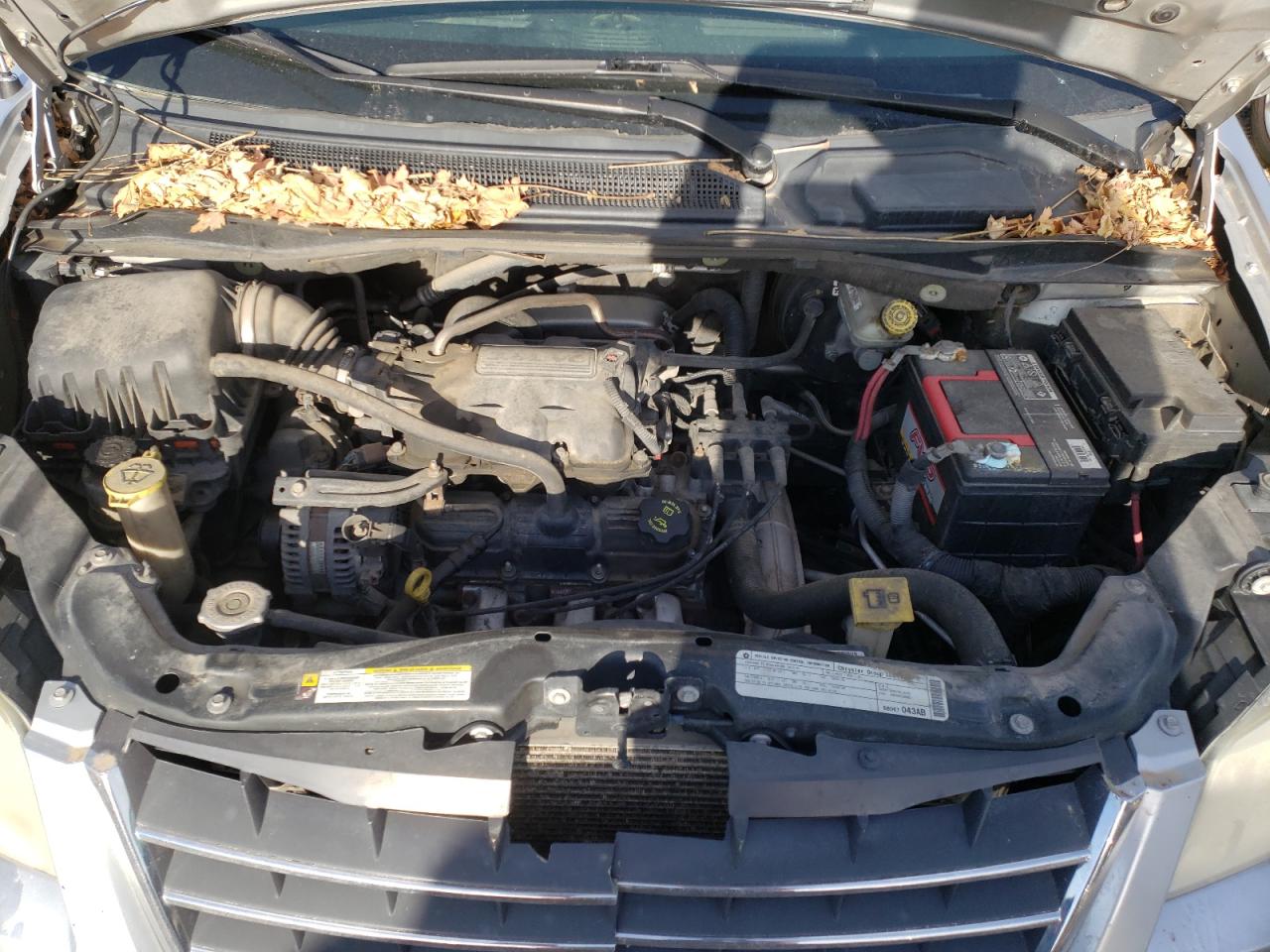 Photo 7 from auction – 2010 CHRYSLER TOWN & COU with VIN 2A4RR5D19AR337703