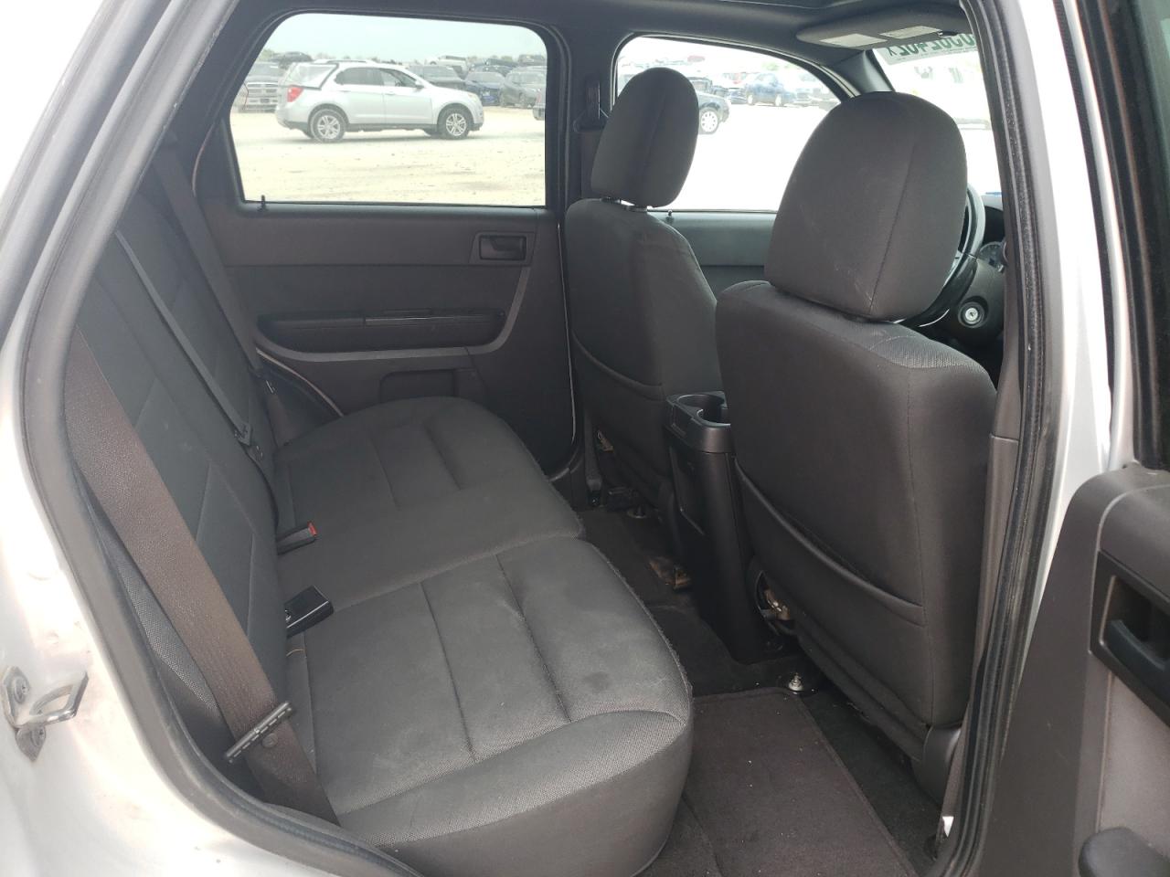صورة رقم 6 من المزاد - 2010 FORD ESCAPE XLT مع VIN 1FMCU0D7XAKD39746