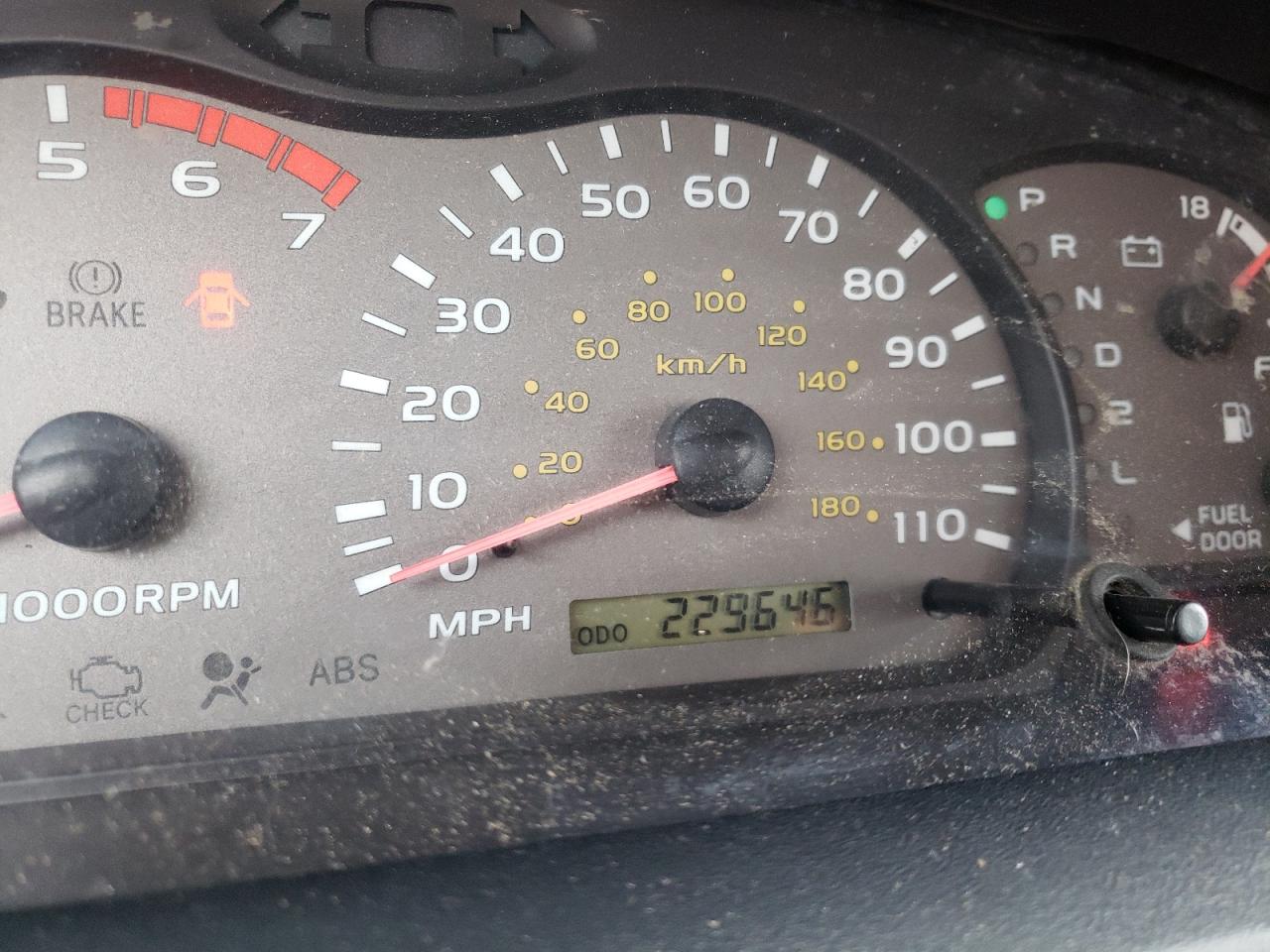 Photo 8 from auction – 2003 TOYOTA SEQUOIA SR with VIN 5TDZT34A73S179741