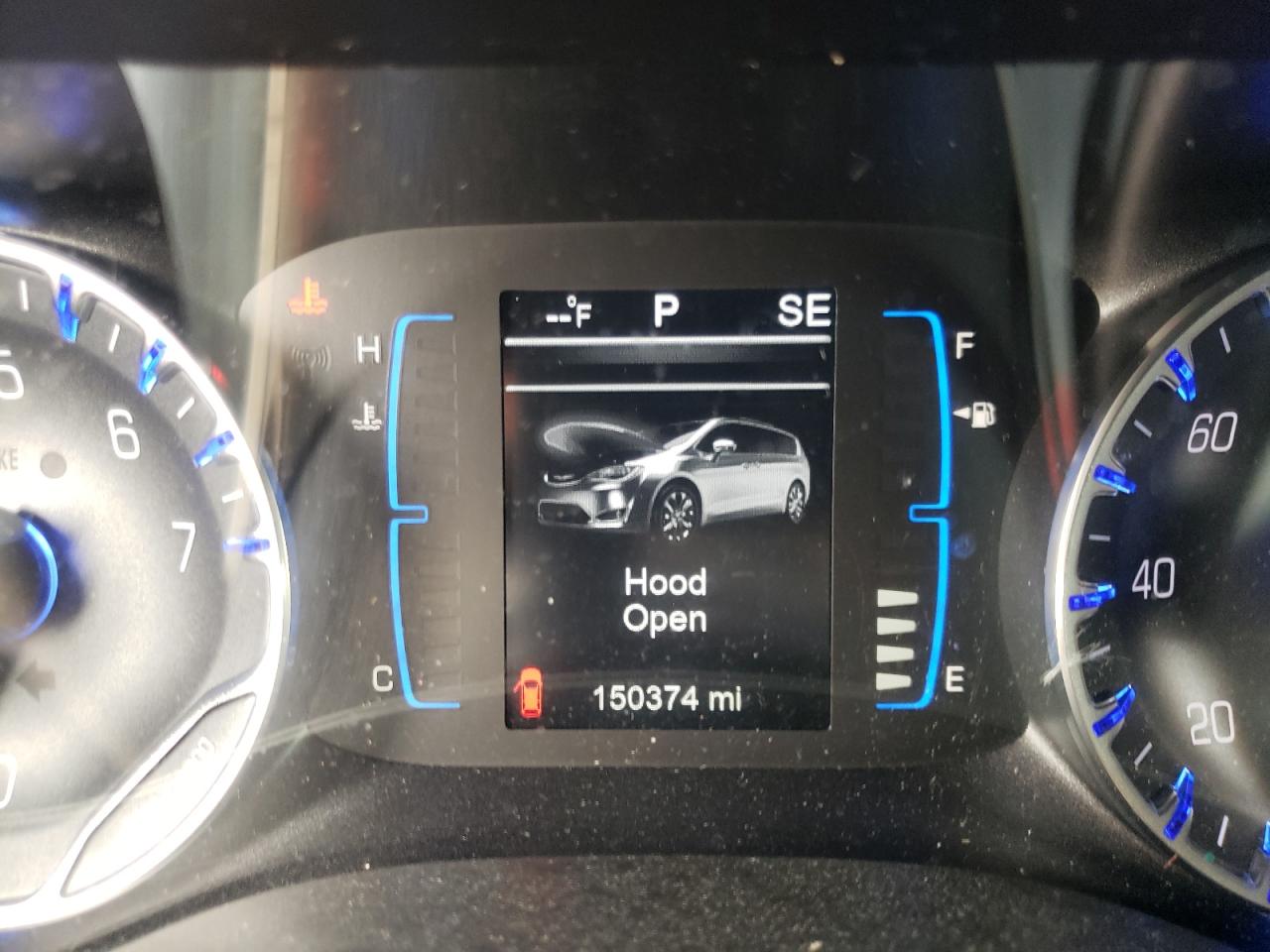 Photo 8 from auction – 2017 CHRYSLER PACIFICA T with VIN 2C4RC1BG6HR576191