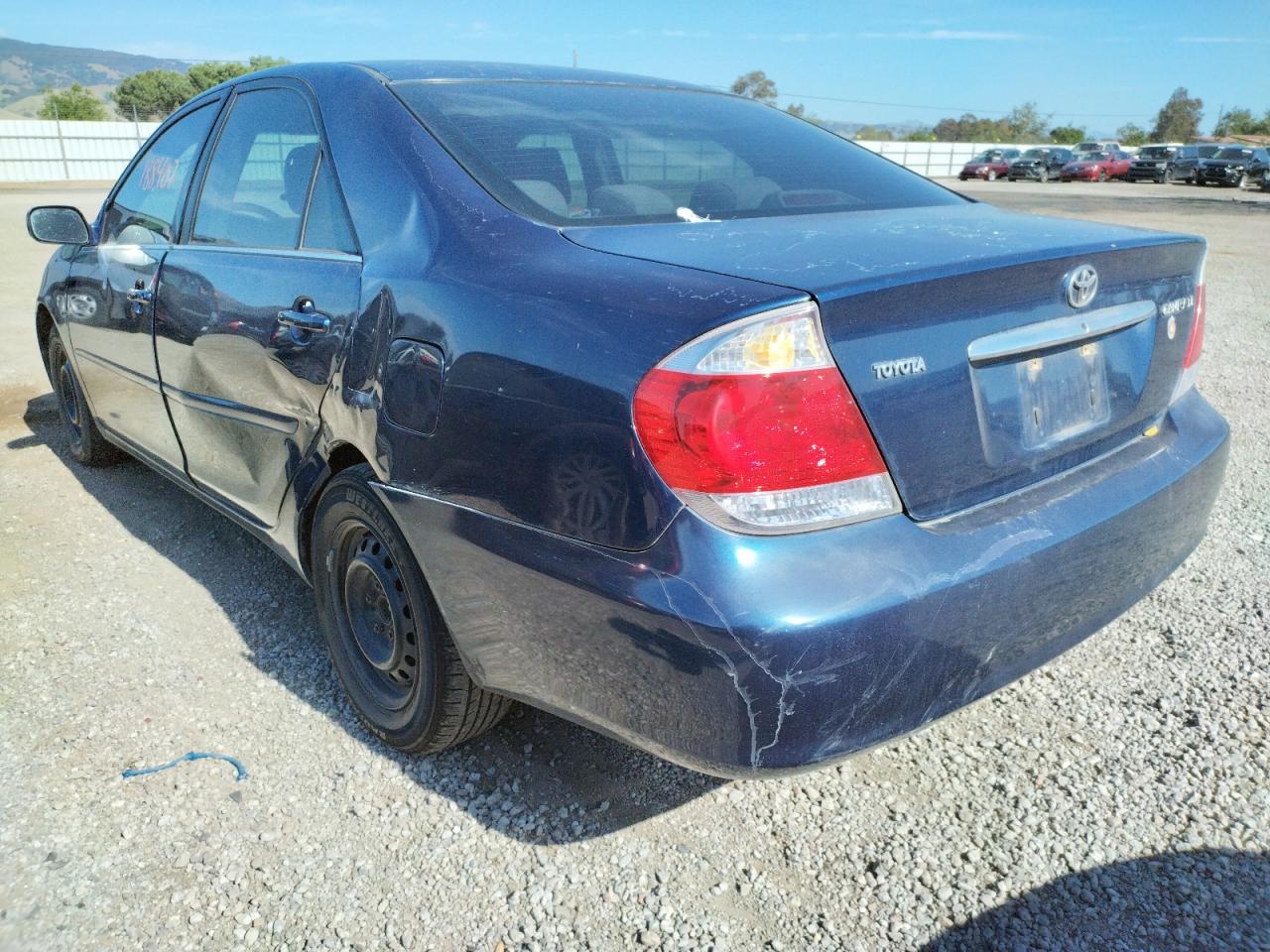 Photo 3 from auction – 2005 TOYOTA CAMRY LE with VIN 4T1BE32K05U094676