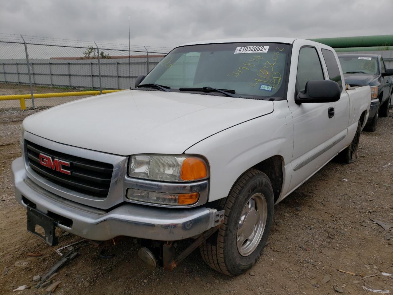 Photo 2 from auction – 2003 GMC NEW SIERRA with VIN 1GTEC19X03Z319840