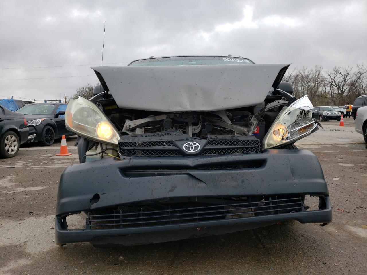Photo 9 from auction – 2004 TOYOTA SIENNA CE with VIN 5TDZA23CX4S172495