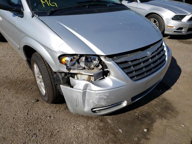 Photo 9 from auction – 2007 CHRYSLER TOWN & COU with VIN 2A4GP44R37R243077