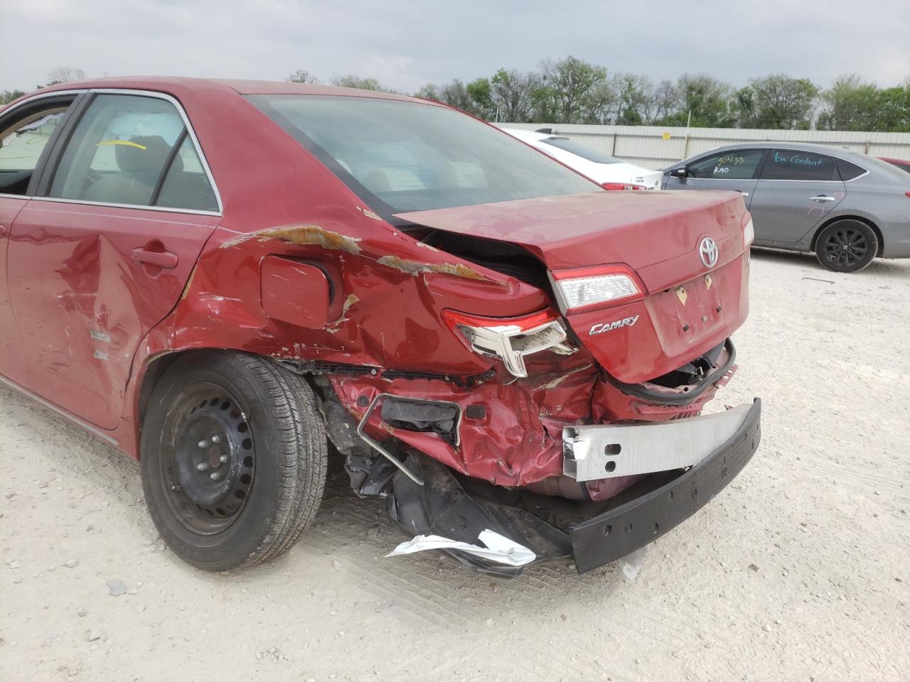 Photo 9 from auction – 2014 TOYOTA CAMRY L with VIN 4T4BF1FK1ER422737