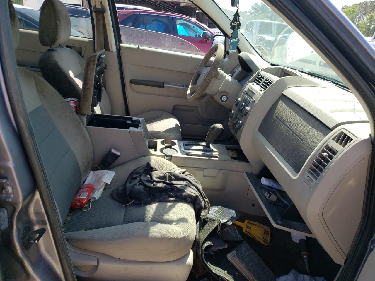 Photo 5 from auction – 2008 FORD ESCAPE XLT with VIN 1FMCU03118KA50178