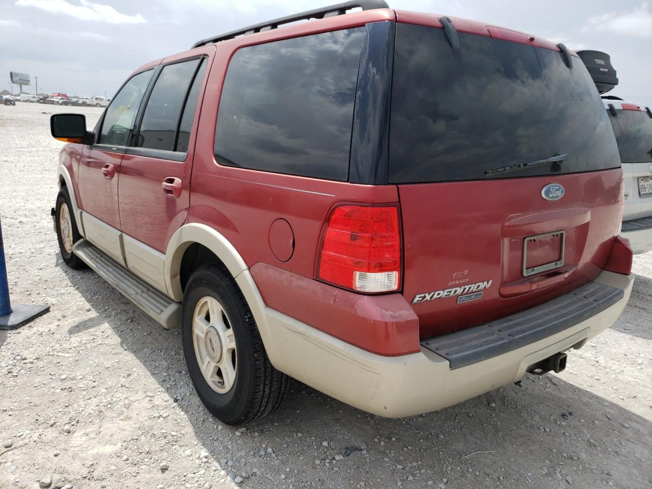 Photo 3 from auction – 2005 FORD EXPEDITION with VIN 1FMPU17595LA37205