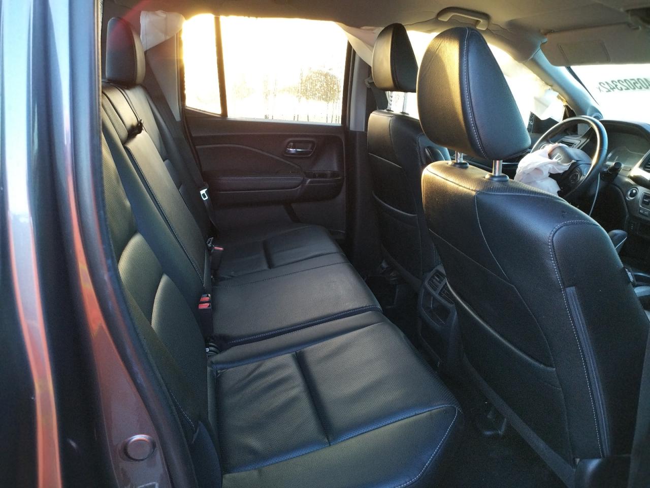 Photo 6 from auction – 2017 HONDA RIDGELINE with VIN 5FPYK2F62HB011381