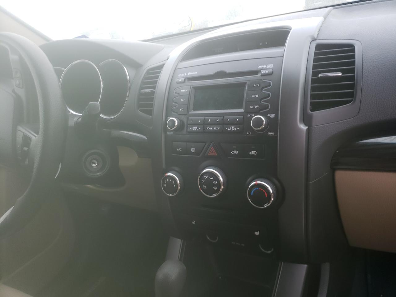 Photo 9 from auction – 2012 KIA SORENTO BA with VIN 5XYKT3A65CG307621