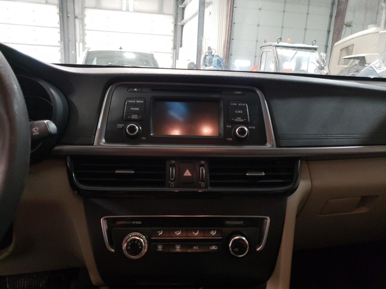 Photo 9 from auction – 2016 KIA OPTIMA LX with VIN KNAGT4L33G5086739