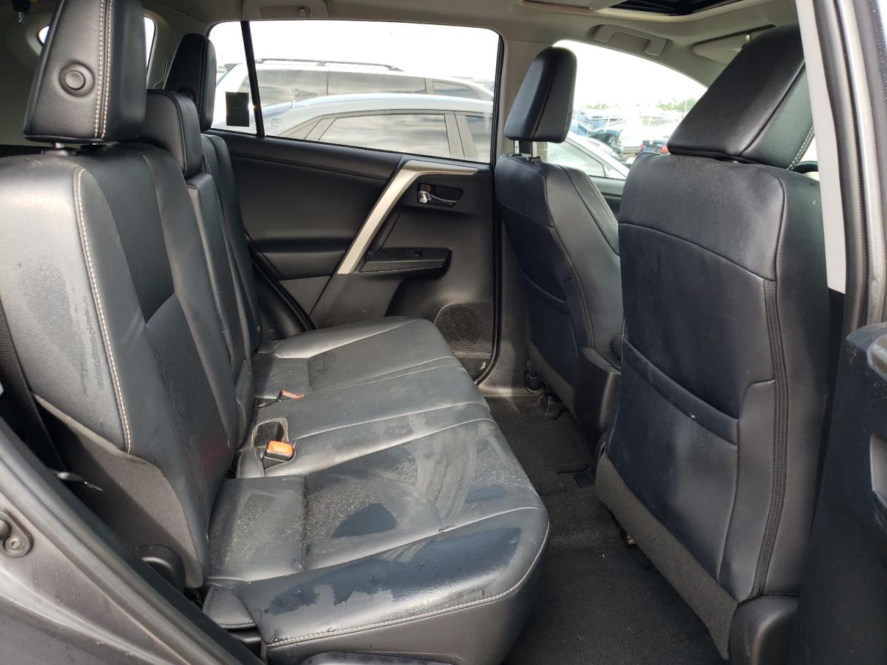 Photo 6 from auction – 2015 TOYOTA RAV4 LIMIT with VIN 2T3YFREV4FW234687