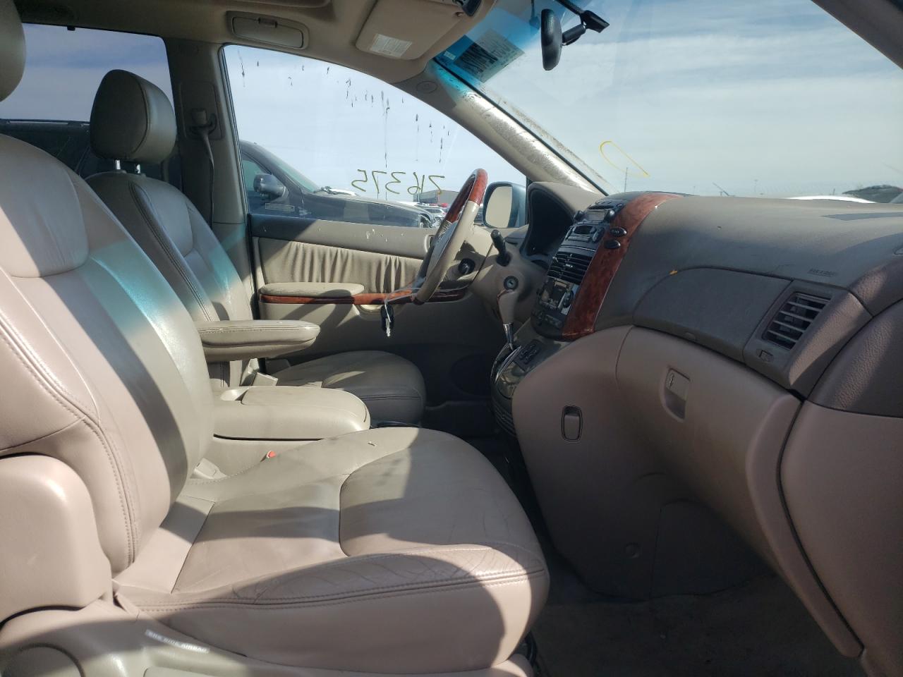 Photo 5 from auction – 2004 TOYOTA SIENNA XLE with VIN 5TDBA22C44S010283