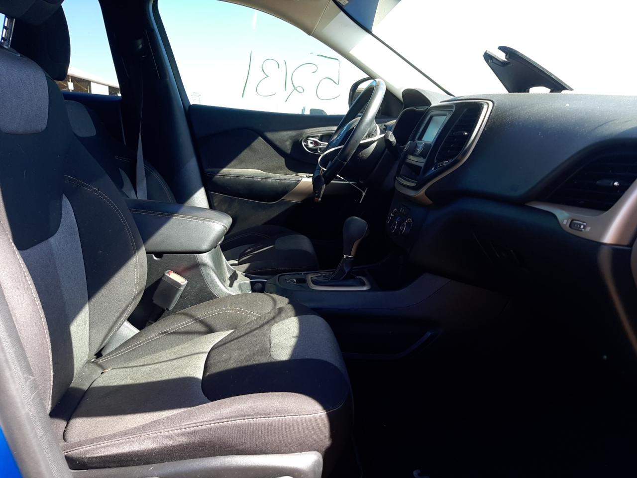 Photo 5 from auction – 2018 JEEP CHEROKEE L with VIN 1C4PJLCB7JD620770