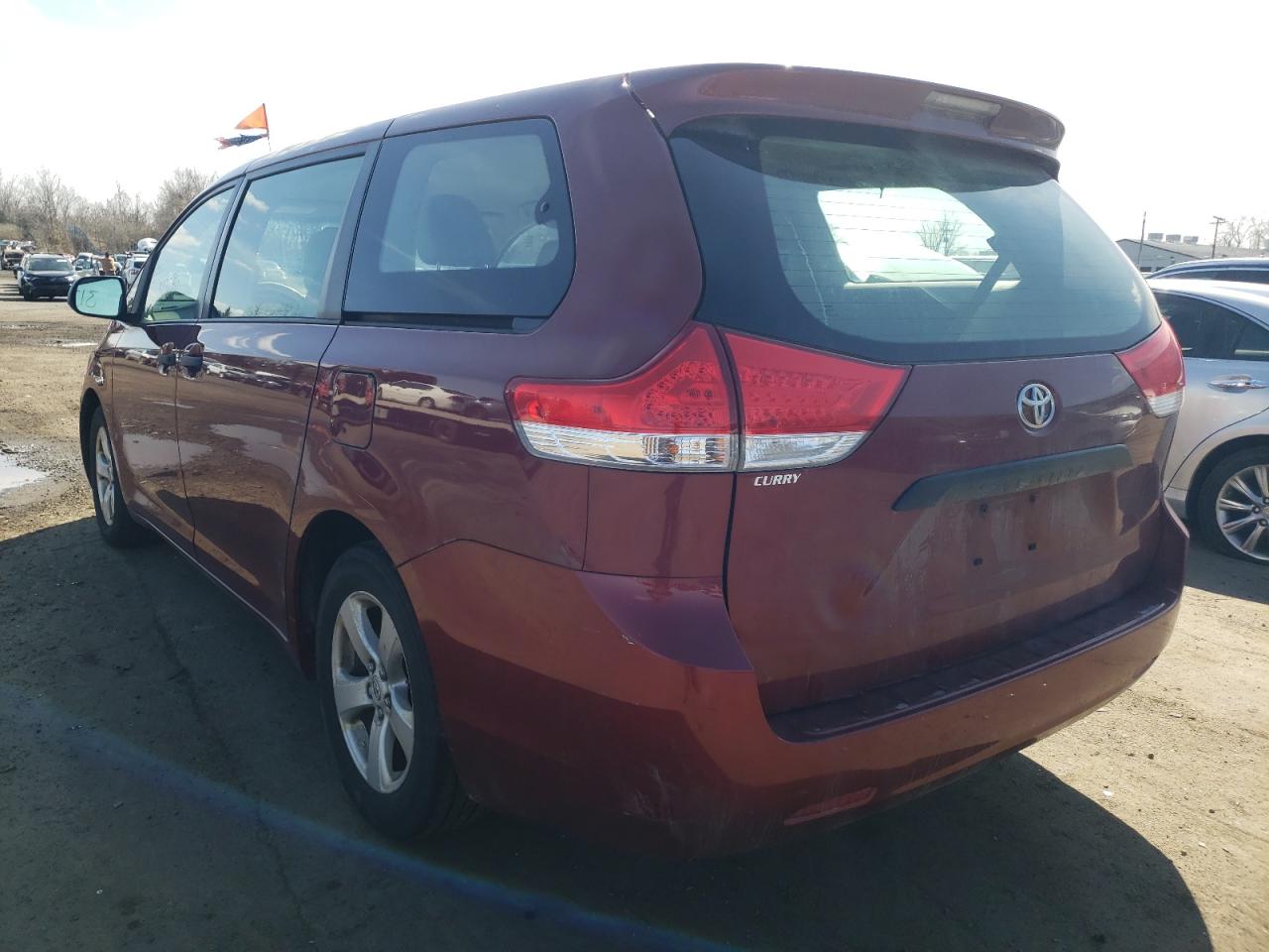 Photo 3 from auction – 2011 TOYOTA SIENNA with VIN 5TDZK3DC7BS014033