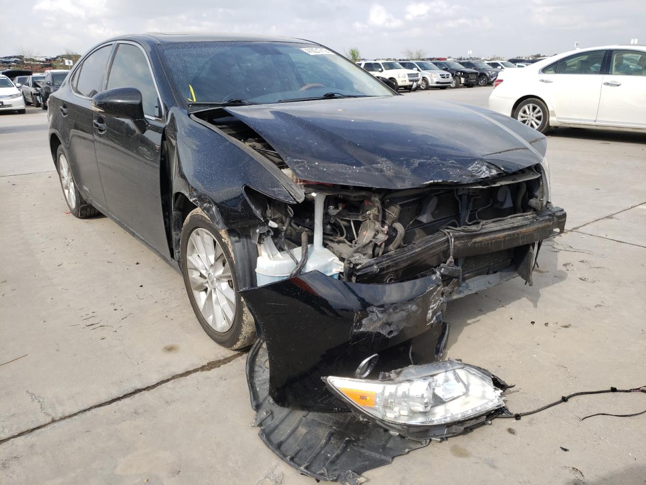 LEXUS ES 300H 2014 with VIN JTHBW1GG1E2075039 - Photo from auction