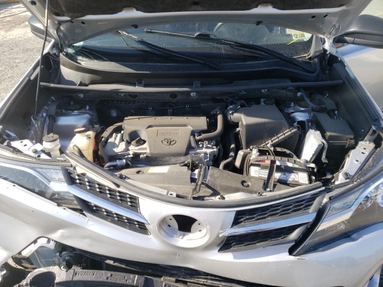Photo 7 from auction – 2015 TOYOTA RAV4 LE with VIN JTMBFREV0FJ032546