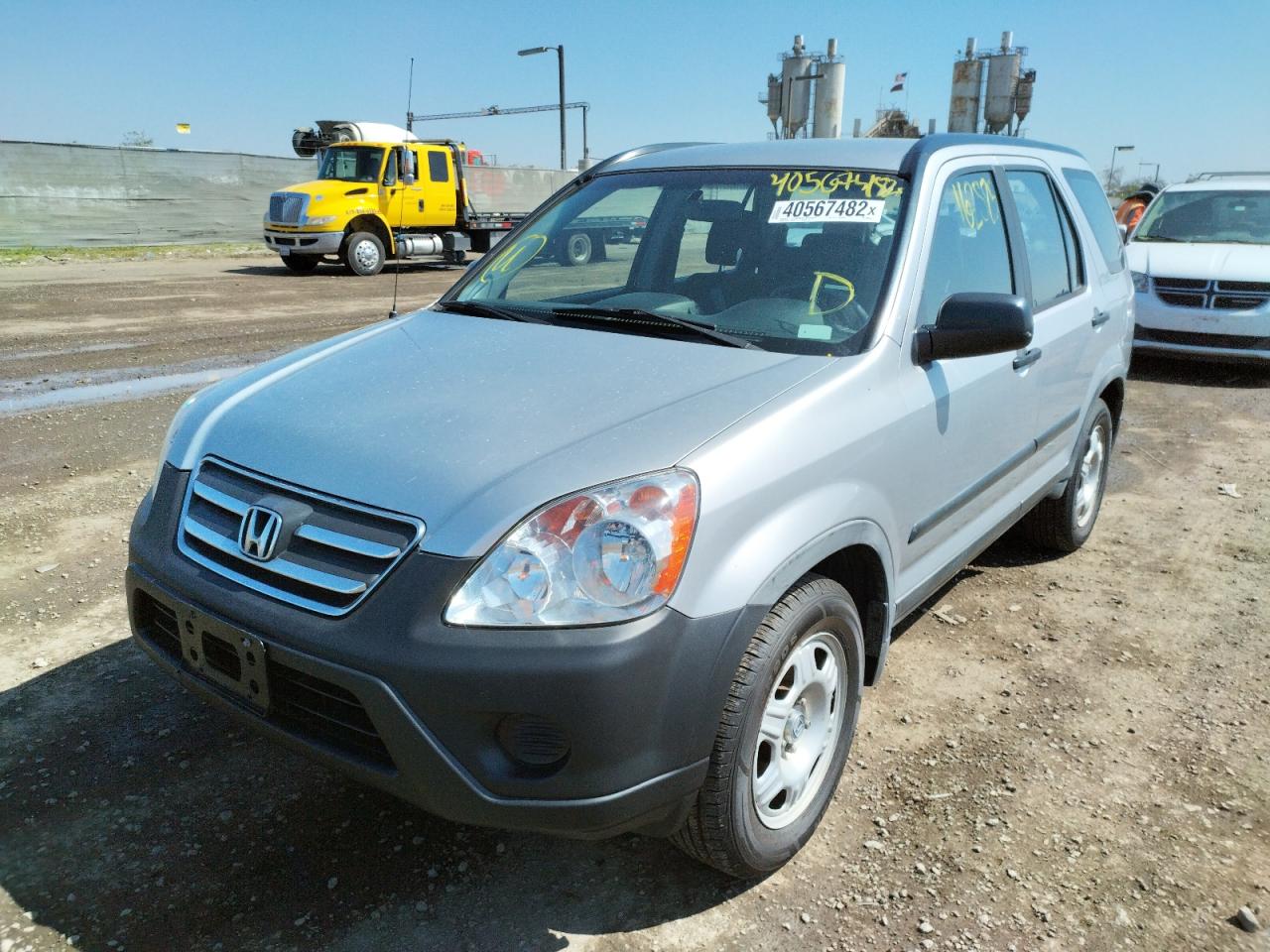 Photo 2 from auction – 2005 HONDA CR-V LX with VIN JHLRD68515C008664