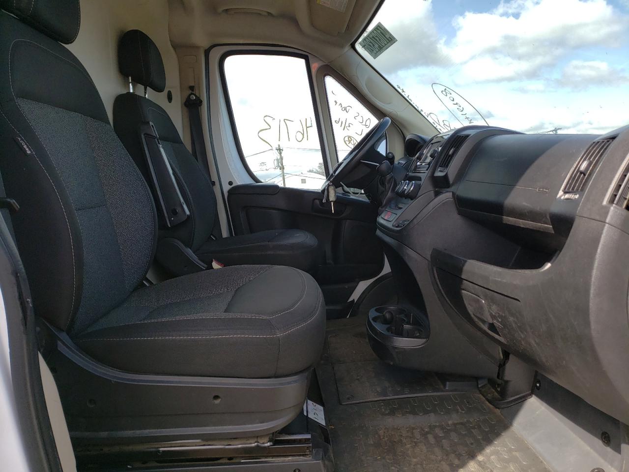 Photo 5 from auction – 2018 RAM PROMASTER with VIN 3C6TRVCG4JE147916