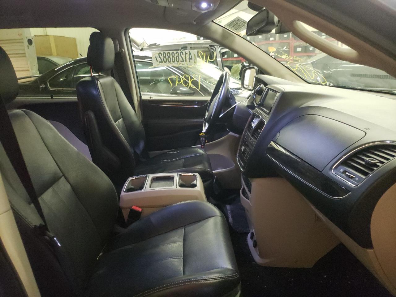 Photo 5 from auction – 2011 CHRYSLER TOWN & COU with VIN 2A4RR8DGXBR799646