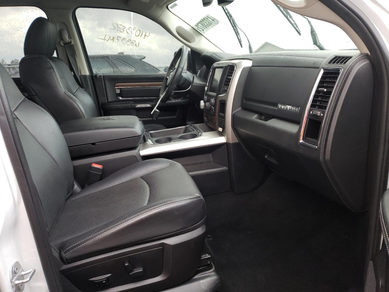Photo 5 from auction – 2016 RAM 1500 LARAM with VIN 1C6RR7NT1GS232606