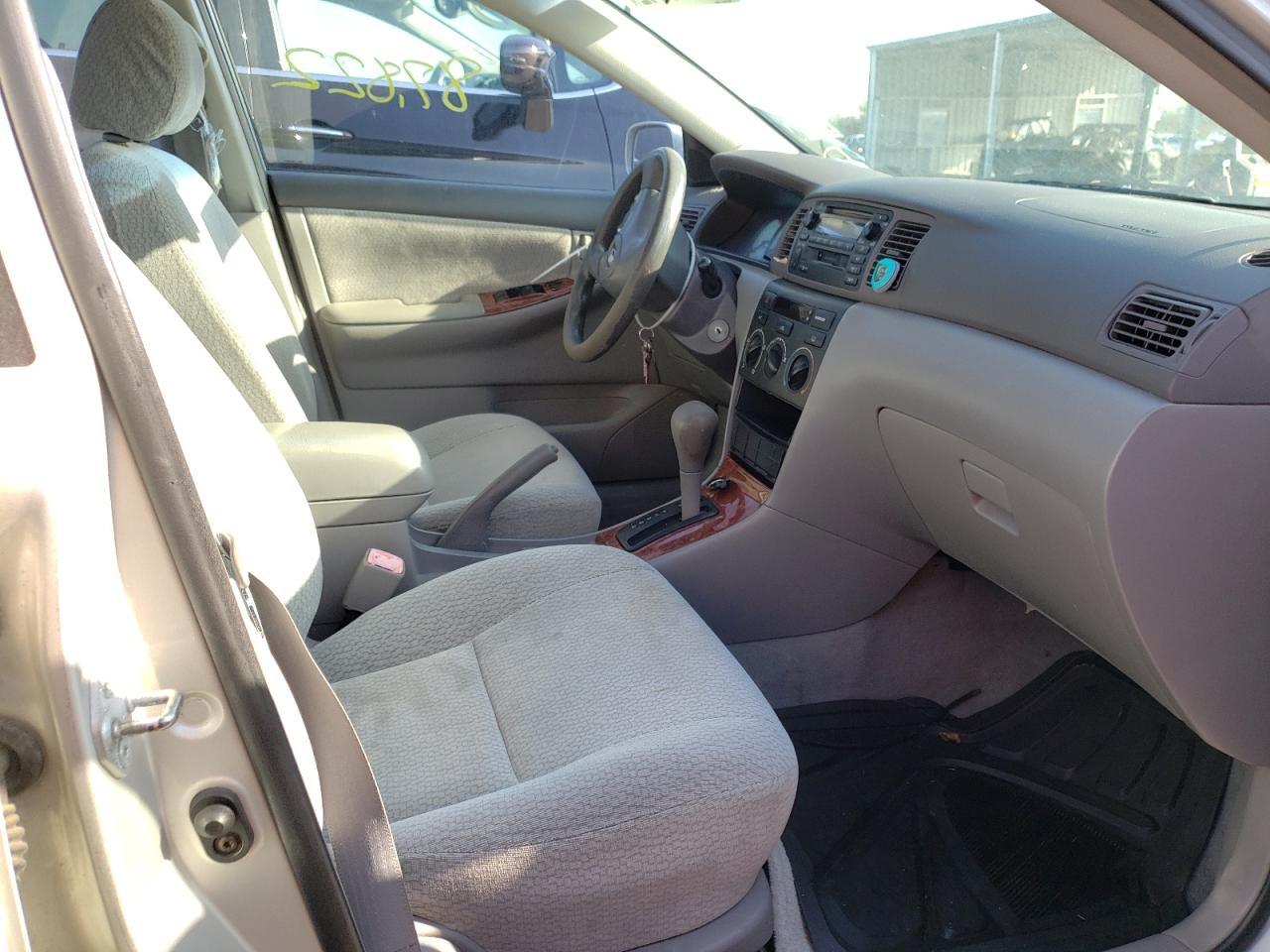 Photo 5 from auction – 2004 TOYOTA COROLLA CE with VIN 2T1BR32EX4C257140