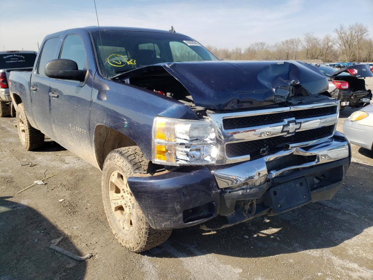 CHEVROLET SILVERADO 2011 with VIN 3GCPKSE3XBG165706 - Photo from auction