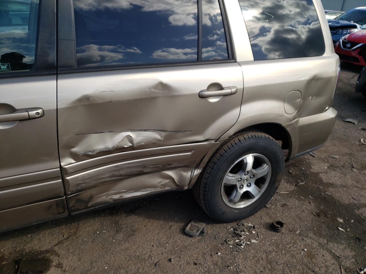 Foto 9 de la subasta – 2006 HONDA PILOT EX con VIN 5FNYF18426B019111