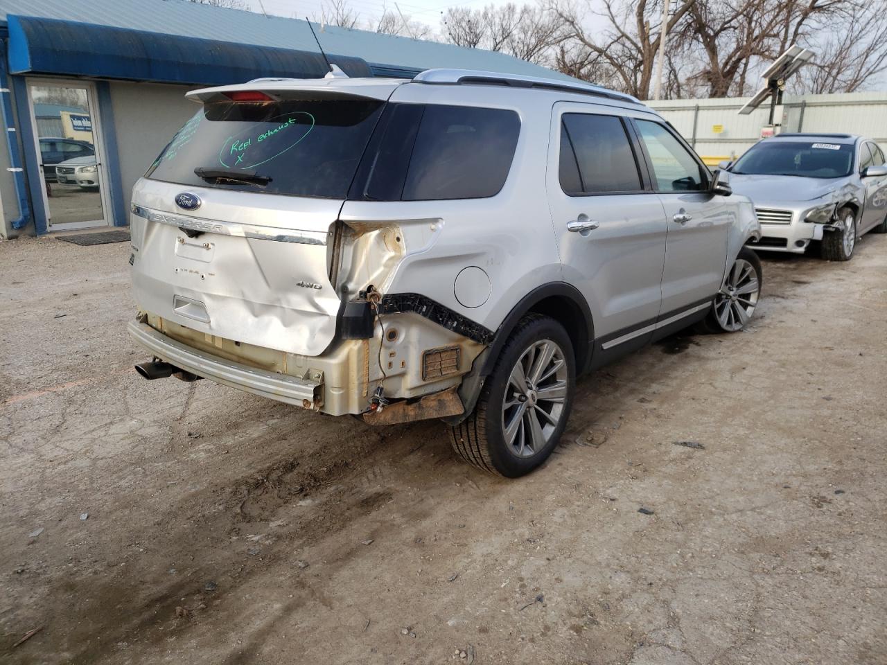 Photo 4 from auction – 2018 FORD EXPLORER L with VIN 1FM5K8F87JGB67147