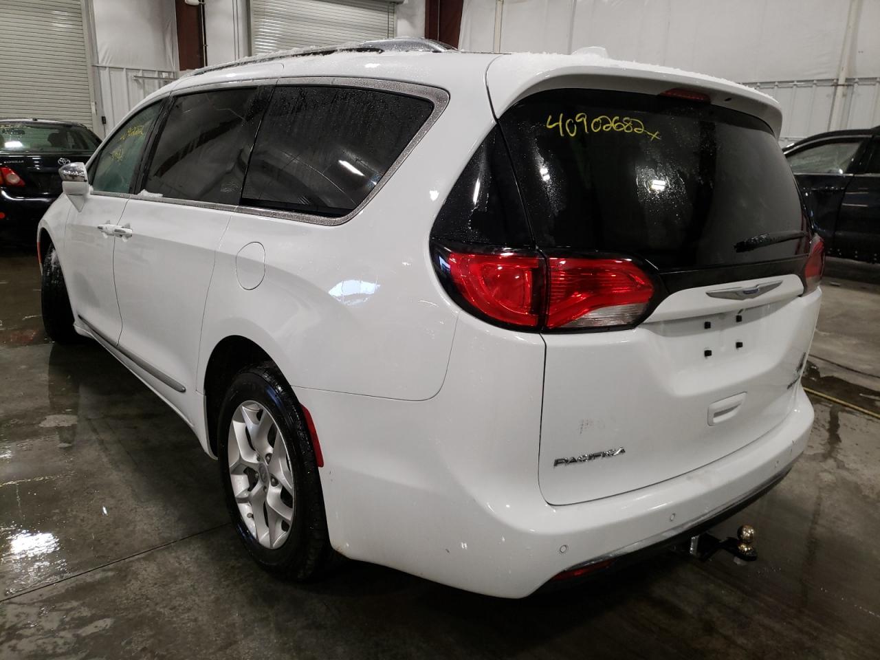Photo 3 from auction – 2020 CHRYSLER PACIFICA L with VIN 2C4RC1GG3LR176235