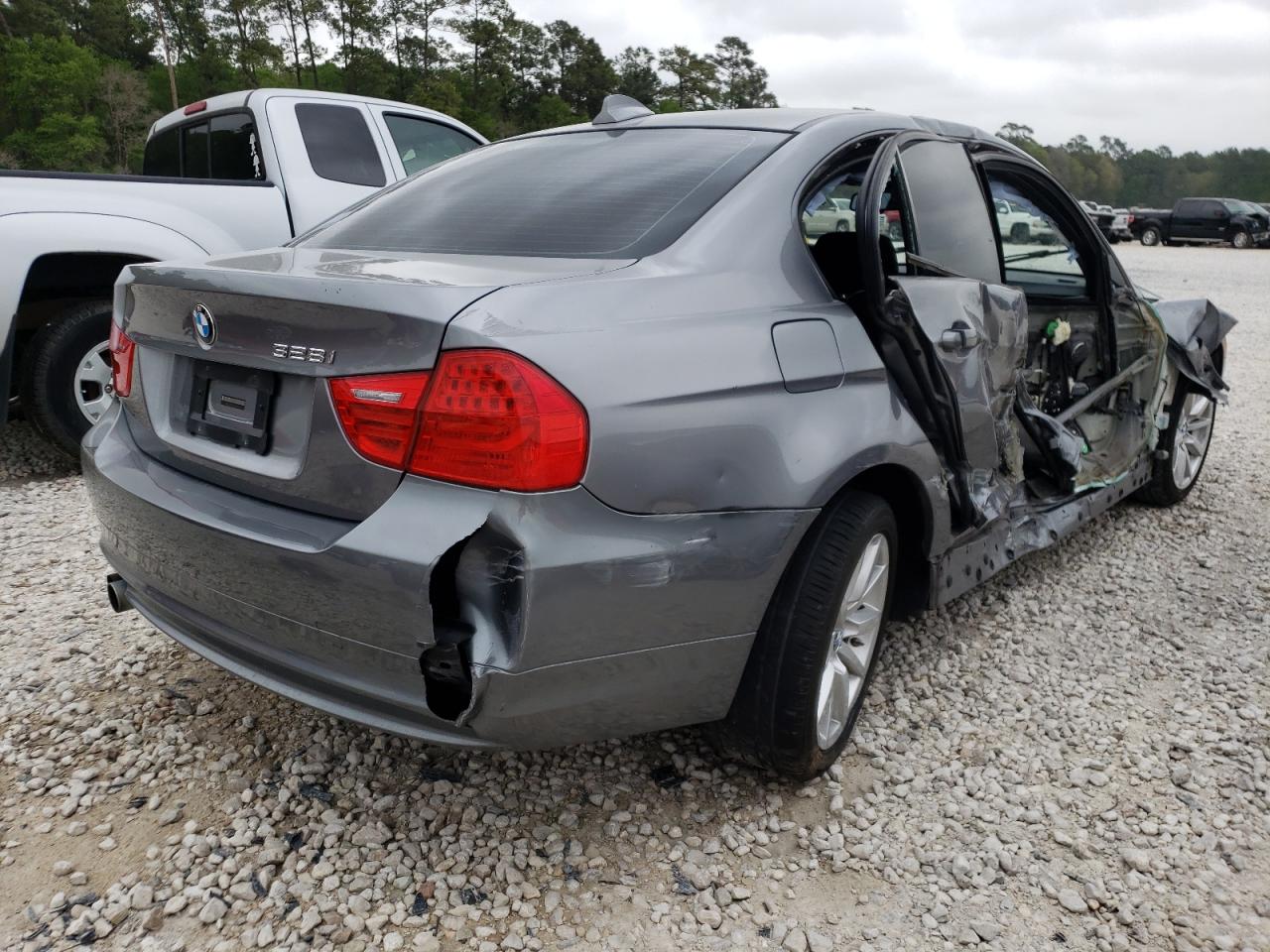Photo 4 from auction – 2011 BMW 328 I with VIN WBAPH7G54BNM59701