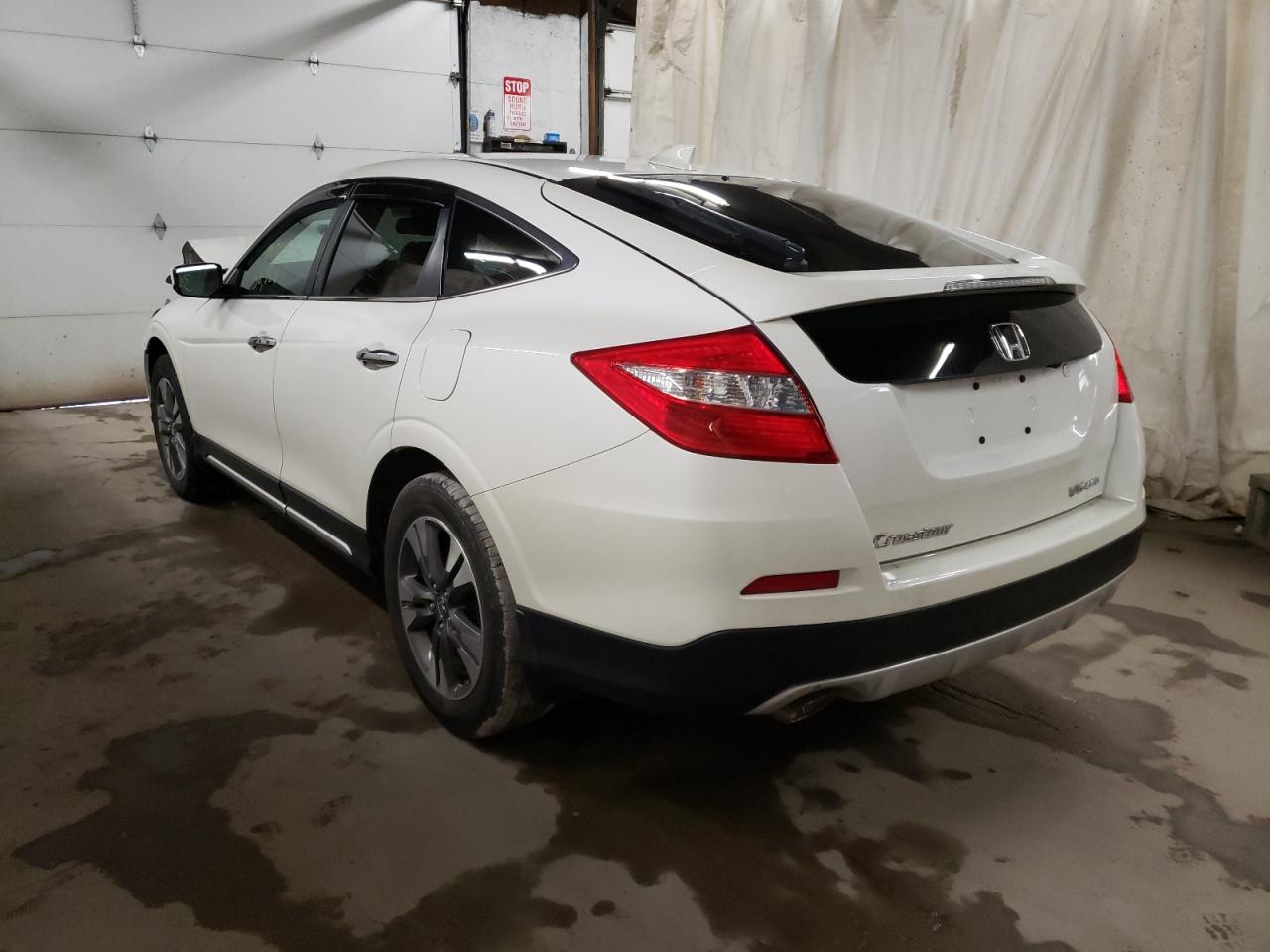 Photo 3 from auction – 2015 HONDA CROSSTOUR with VIN 5J6TF2H57FL002238