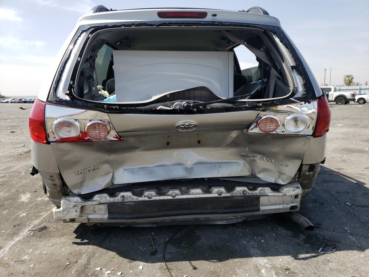 Photo 9 from auction – 2007 TOYOTA SIENNA CE with VIN 5TDZK23C47S077772