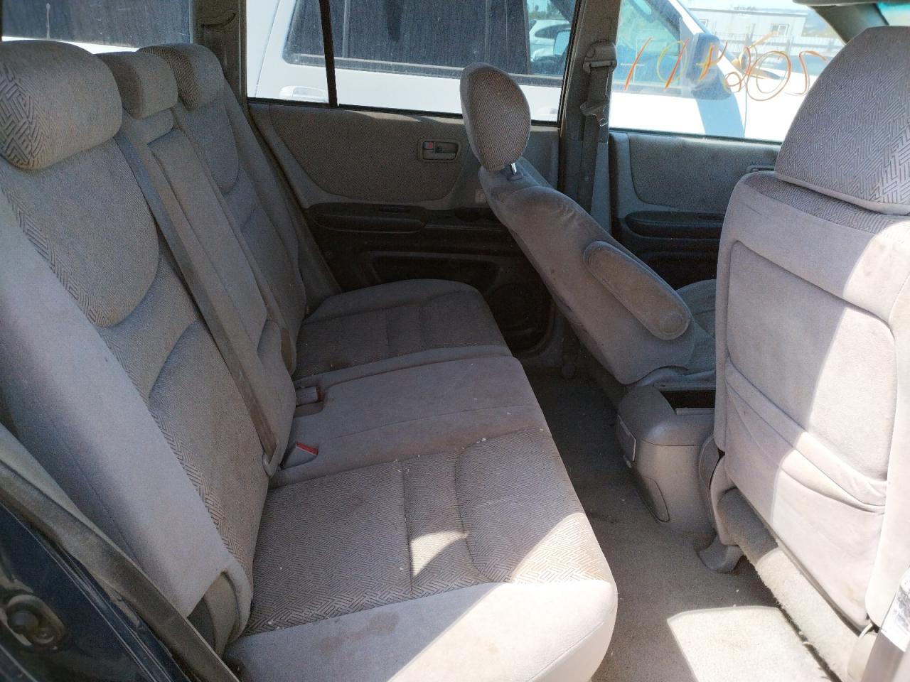 Photo 6 from auction – 2003 TOYOTA HIGHLANDER with VIN JTEHF21A630125735