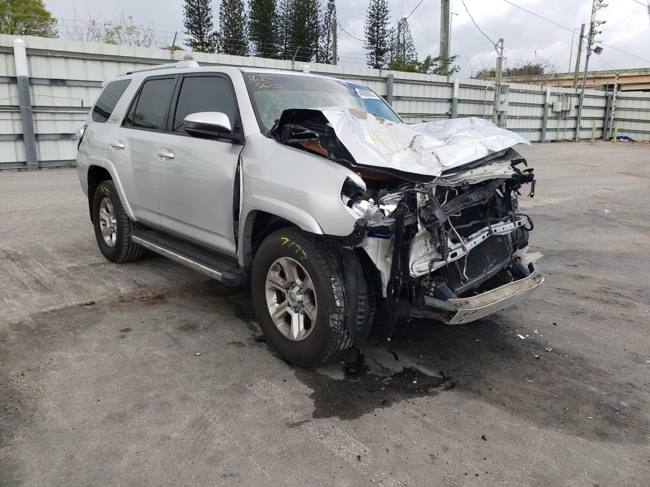 TOYOTA 4RUNNER SR 2016 with VIN JTEZU5JR0G5111842 - Photo from auction
