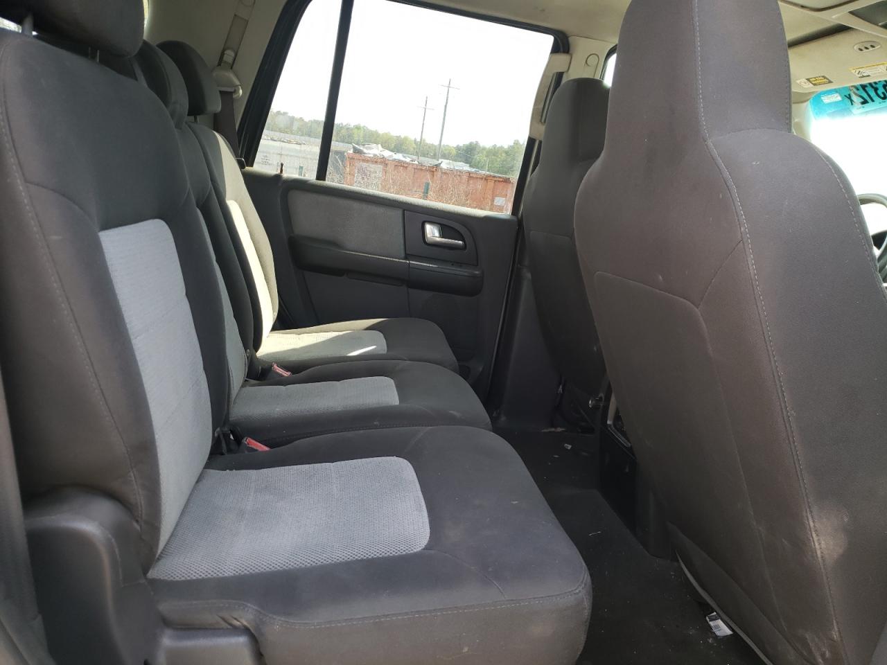 Photo 6 from auction – 2003 FORD EXPEDITION with VIN 1FMRU15W53LA52558